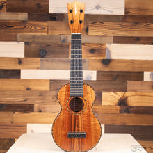 Load image into Gallery viewer, Kamaka HF-1D Deluxe Koa Soprano Ukulele (#240160)-Easy Music Center