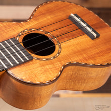 Load image into Gallery viewer, Kamaka HF-1D Deluxe Koa Soprano Ukulele (#240474)-Easy Music Center