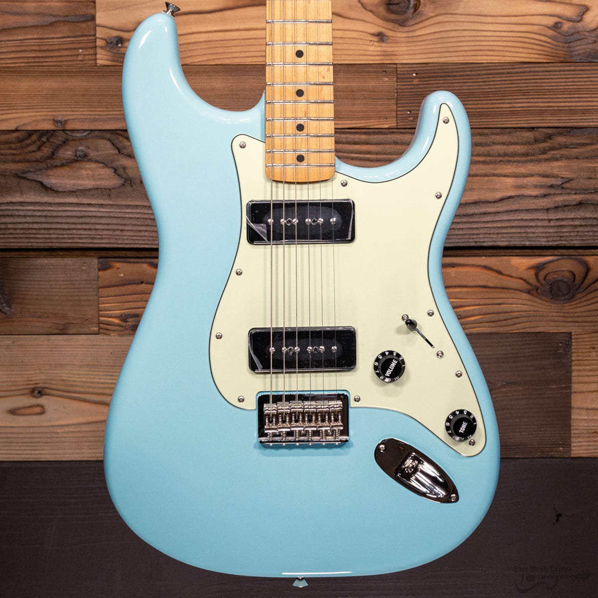 Fender 014-0922-304 Noventa Strat, P90 SS, MN, Daphne Blue (#MX21092218)