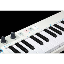 Load image into Gallery viewer, Arturia KEYSTEP 32-Key Keyboard Controller w/ Sequencer-Easy Music Center