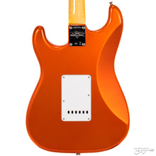 Load image into Gallery viewer, Fender 923-2000-645 Custom Shop Strat (#CZ559589), 1961 Strat NOS, AAA Rosewood Fingerboard - Candy Tangerine-Easy Music Center