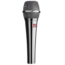Load image into Gallery viewer, sE Electronics V7-CHROME Dynamic Handheld Microphone, Chrome-Easy Music Center