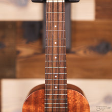 Load image into Gallery viewer, Kamaka HF1 Koa Soprano Ukulele (#250529)-Easy Music Center
