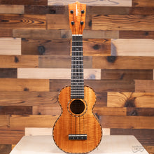 Load image into Gallery viewer, Kamaka HF-1D Deluxe Koa Soprano Ukulele (#240215)-Easy Music Center
