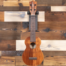 Load image into Gallery viewer, Kamaka HF1 Koa Soprano Ukulele (#231215)-Easy Music Center
