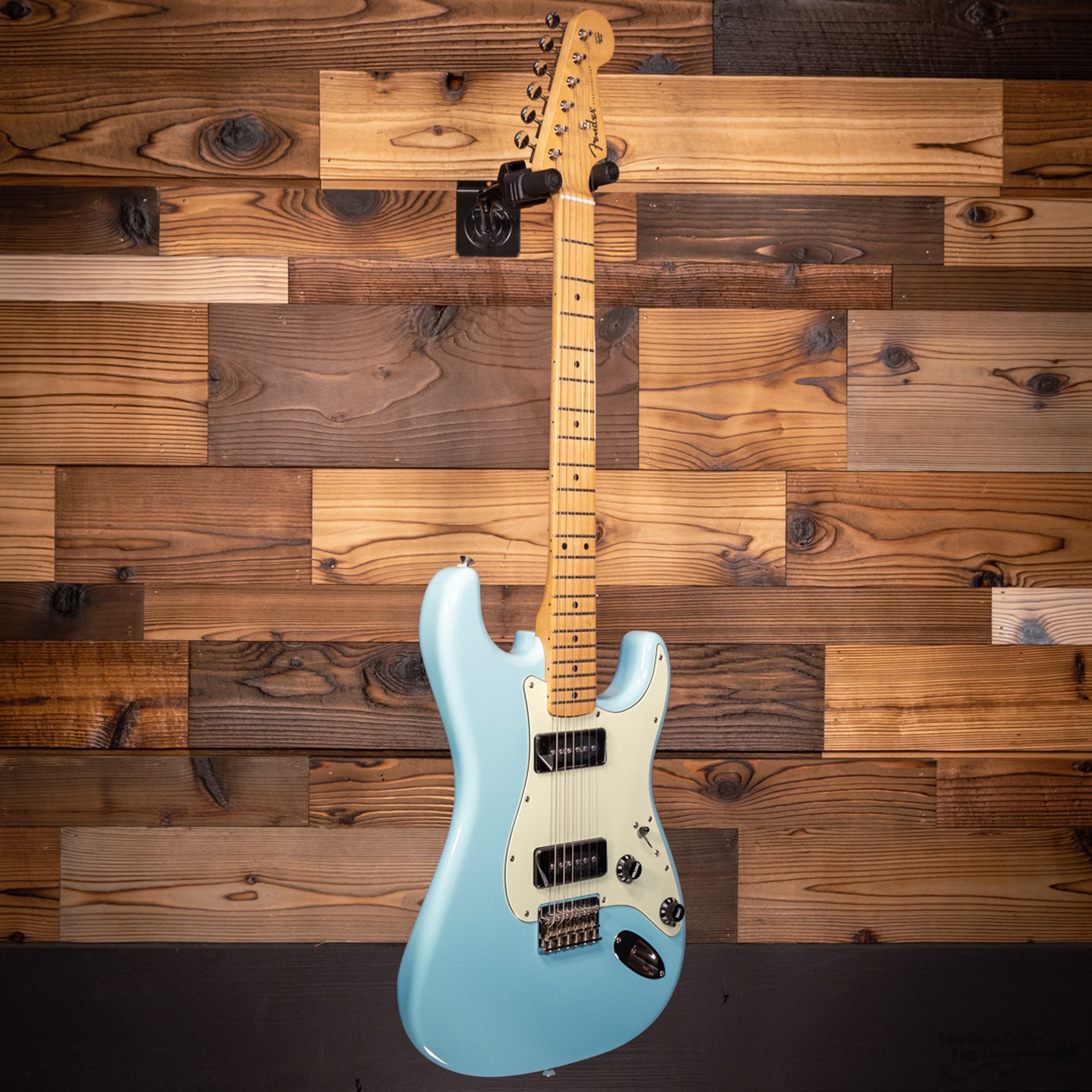 Fender BLK/LT GREY/BLUE MONO STRAP F-0990681502 — L.A. Music